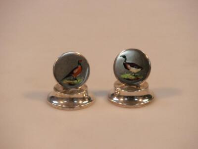 A pair of Edwardian silver menu holders