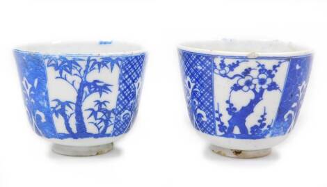 Two similar oriental porcelain blue and white tea bowls, on circular feet, unmarked, 6cm H, etc. (2)