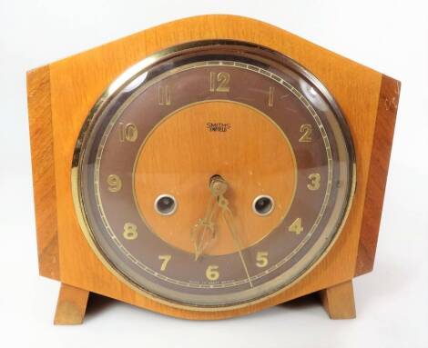 A vintage Smith’s Enfield mantel clock, with 14cm Dia. dial, 8 day strike on gong keywind movement with pendulum, 20cm H. From the estate of R J ‘Bob’ Curry (Dec’d) of Grantham.