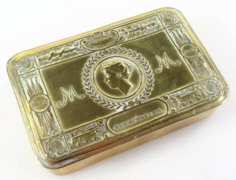 A 1914 Queen Mary brass Christmas gift tin, 13cm W.