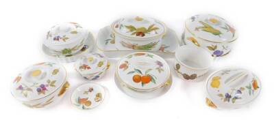 A group of Royal Worcester oven to tableware decorated in the Evesham pattern, including tureens and covers, flan dishes, and a lasagne dish. (qty)