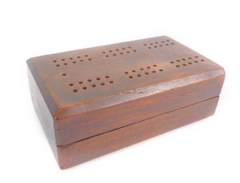 A Victorian mahogany hinged twin division cribbage box, 14cm W, 8cm D, 5cm H.