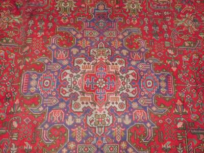 A Tabriz rug, red and blue, 338cm x 245cm. - 3