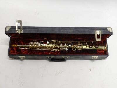 A Selmer brass effect soprano saxophone, number 186907, in fitted case. Auctioneer announce - this is a soprano saxophone and not a clarinet. - 2