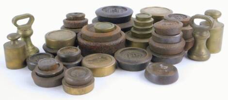 Miscellaneous Avery and other weights, to include brass, iron etc., various sizes and conditions.