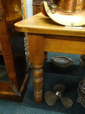 A large oak kitchen table, the rectangular top above two frieze drawers on turned legs, 99cm x 213cm. - 3