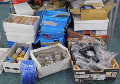 A quantity of parts, to include spade handles, door hinges, screws, rope and cotton chalk line etc.