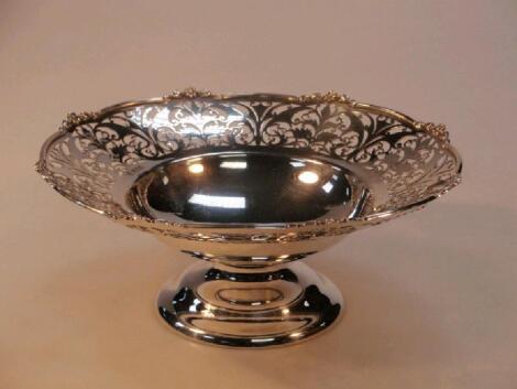 A George V silver tazza by Charles Edward Nixon