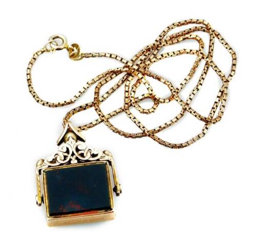 A 9ct gold swivel fob pendant and chain, the swivel agate fob set with green and red rectangular agate panels, with scroll design top, on a box link 9ct gold chain, 14g all in.