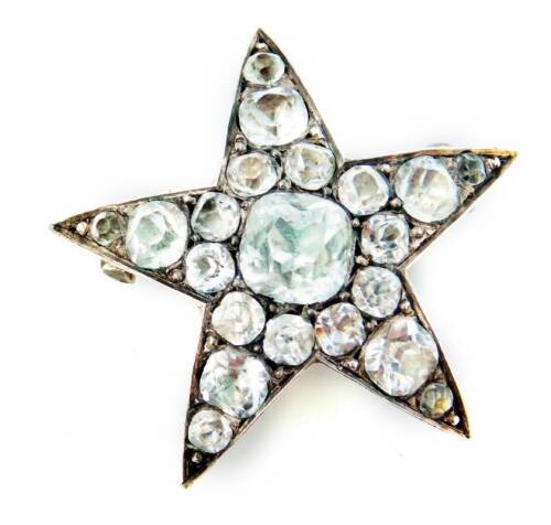 A Victorian paste stone set star brooch, in a silvered colour frame, unmarked, 3cm W, 5.1g all in.