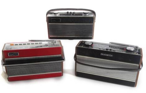 Various vintage radios, comprising of Roberts RP26-B, with front tuning features, 25cm W, R600 and a Roberts Rambler. (3)