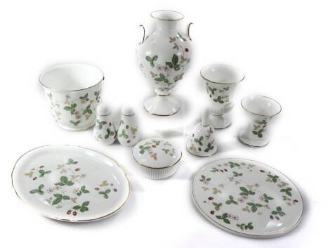 Various Wedgwood Wild Strawberry pattern items, vase 21cm H, jardiniere, dish, hand bell, lidded jar, cruet, etc. (a quantity, boxed)