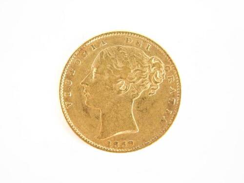 A Queen Victoria gold young head sovereign 1869, 8.0g.