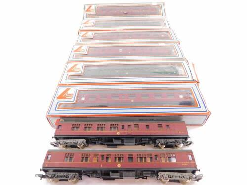 Six Lima OO gauge coaches, British Railways red or green livery, boxed, and two further coaches, unboxed (8)