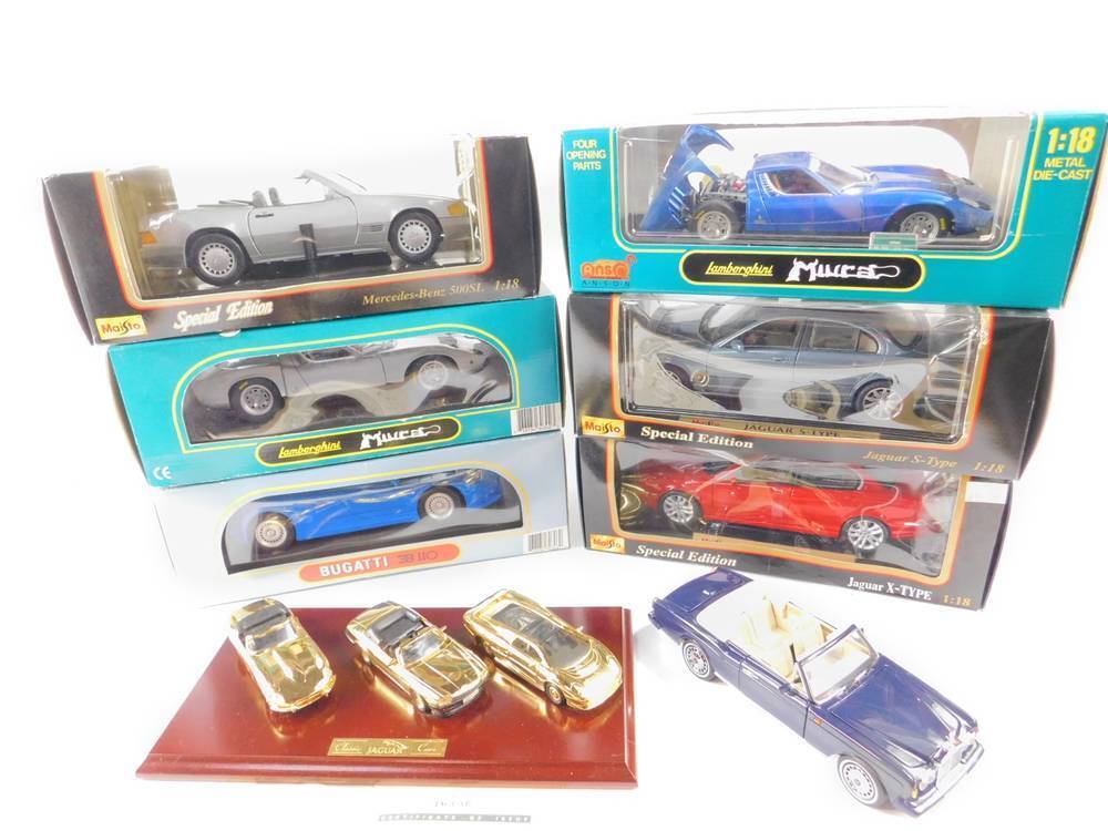 Maisto 1:18 Special Edition Series Die-cast Vehicles (Styles and Colors May  Vary)