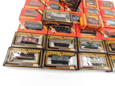 Hornby 00 and Mainline Palitoy wagons, all boxed (a quantity) - 3