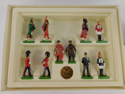 A Britains All The Queen's Men set, Pageantry, Heritage & Tradition, boxed, Britains A Queen's Lifeguard, for Harrods, boxed and five unboxed figures - 2