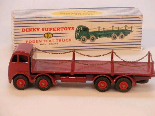 Dinky Super Toys 905 Foden flat trick with chains