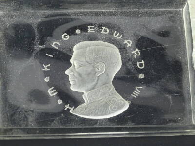 A collection of King Edward VIII commemorative glass ashtrays, to include a part frosted example. - 2