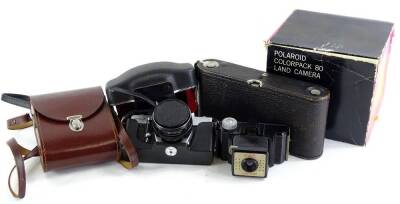 A Practika MKL 3 camera with lens, Kodak folding camera, Coronet Bakelite example etc.