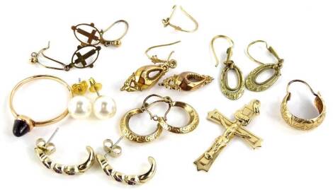 Various 9ct gold and other earrings, to include hoop earrings, cultured pearl earrings, 9ct gold crucifix pendant etc., 12.9g all in, weighable gold 6g