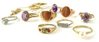 Various 9ct and other dress rings, and a 9ct Lincoln imp pendant, etc.