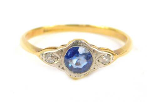 An Art Deco 18ct gold sapphire and diamond three stone ring, size J, 1.4g.