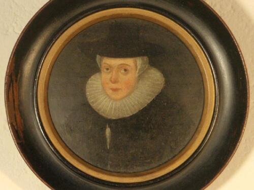 19th Century Naive school Head and shoulders portrait of Queen Elizabeth I