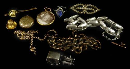 A small collection of jewellery, to include a 9ct gold collar stud, two gilt metal lockets, a brass watch chain, a silver bracelet, silver brooch, etc. (a quantity)