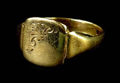 A 9ct gold signet ring, with scroll engraved square ring head, ring size U, 3.1g all in.