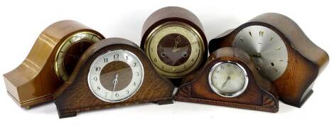 A collection of five mantel clocks and timepieces, to include a Westminster chime example by Hermle, a Smiths piece etc. (AF) Provenance: This timepiece formed part of Luke Jerram's installation Harrison's Garden, at The Ropewalk Gallery, Barton Upon Humb