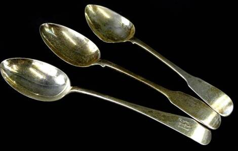 Three various 19thC and later silver tablespoons, two fiddle pattern, one Old English, 6oz.