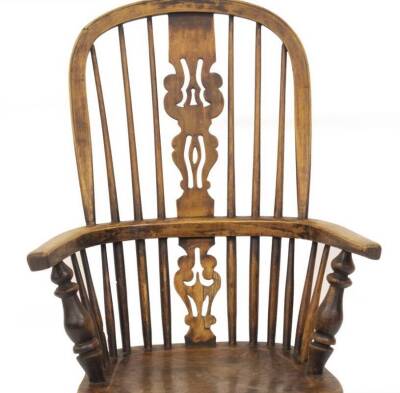 An early 19thC ash and elm high back Windsor chair, with Christmas tree splat, turned supports, burr seat and triple ringed turned forelegs, and H frame stretcher, 62cm W. - 3