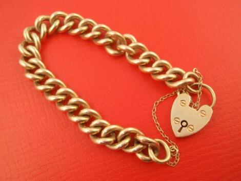 A 9ct gold curb link bracelet