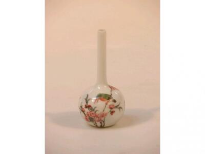 A small Chinese bottle vase