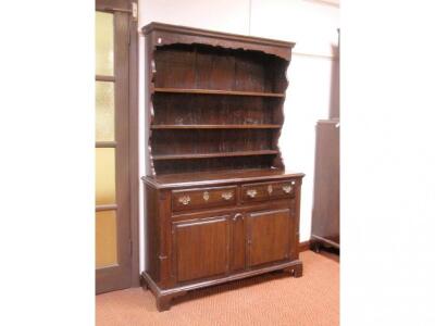 A small oak dresser in the Georgian manner - 2