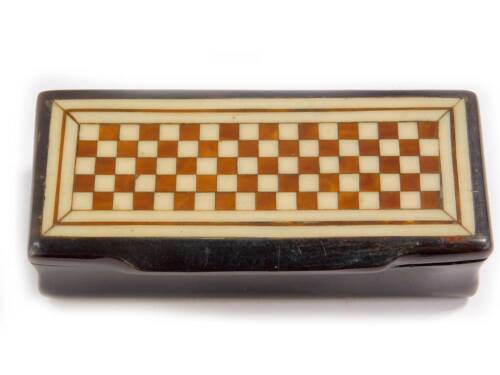 A Continental 19thC papier mache snuff box, with a horn bicolour chequer board inlay to the lid, 8cm W.