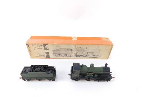 A KS kit form 00 gauge Duke Class locomotive Duke of Cornwall, GWR green livery, 4-4-0, 3252, boxed.