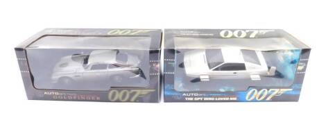 An Auto Art die cast model of a James Bond 007 Aston Martin DB5, Goldfinger, together with a Lotus Esprit, The Spy Who Loved Me, both boxed. (2)