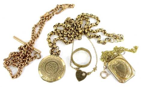 A quantity of mixed jewellery, comprising a gold plated watch chain, an oval shell cameo in gilt metal frame, a gilt metal ring, a 9ct gold fine link chain and gold plated locket pendant, 2.5g all in, a fine link 9ct gold chain and heart shaped pendant, 1