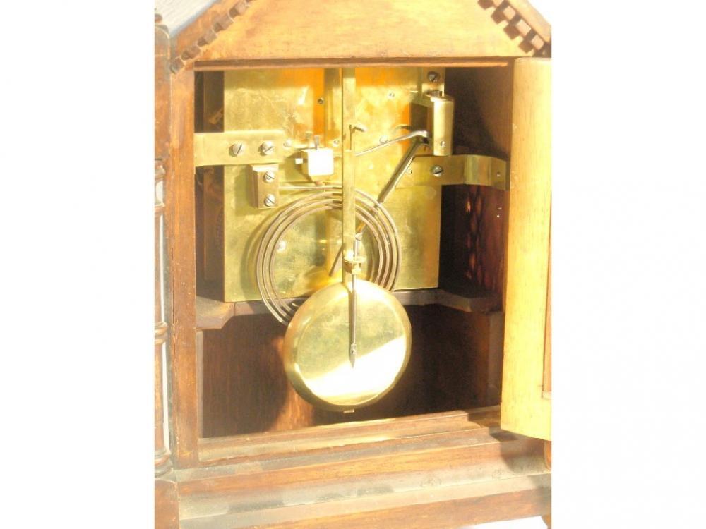 An early 20thC bracket clock