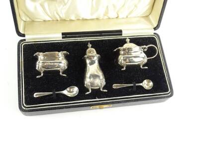 A cased George VI silver cruet set by the Aidy Brothers, comprising salt, mustard pot, pepper pot and two spoons, Birmingham 1937, the spoons 1936, in fitted case, 4½oz. - 2