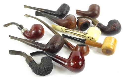 Various pipes, early 20thC textured example, 17cm W, and another with wooden bowl, etc. (a quantity)