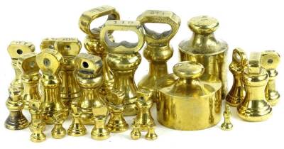 Various brass weights bell style 1lb weight, 9cm H etc. (a quantity) - 2