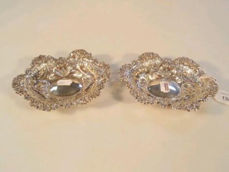 A pair of late Victorian silver bonboniers