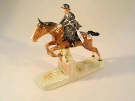 Beswick Huntswoman No 882