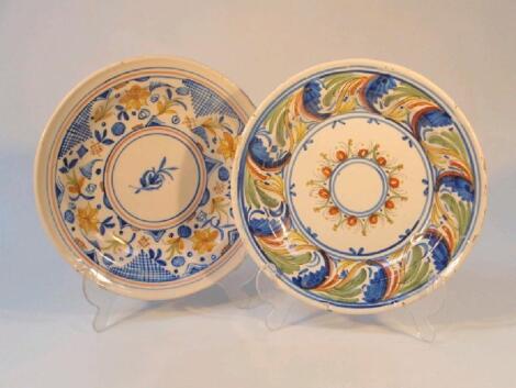 A continental maiolica dish