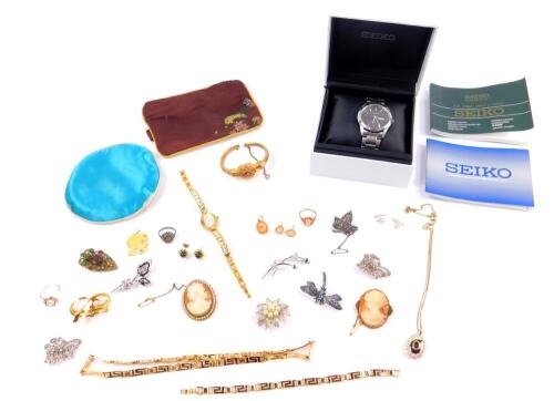 Gold and costume jewellery, including a 9ct gold and cameo ring, a pair of earrings, lady's dress wristwatches, marcasite clips, Pulsar gentleman's automatic wristwatch and paste set brooches. (qty)