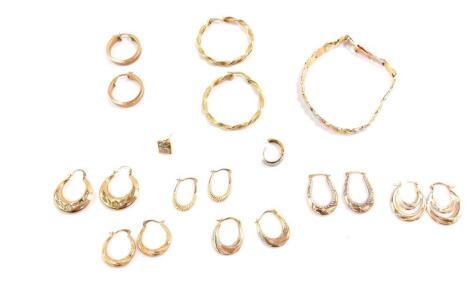 A 9ct three colour gold bracelet, together with 9ct gold earrings, pairs and singles, 16.0g.