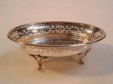 A George V silver oval dish